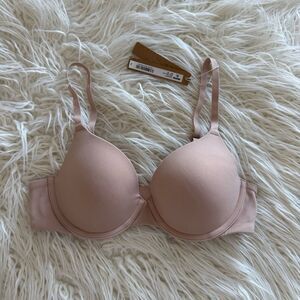 Skims Fits Everybody T-shirt Bra Mica Size 32B